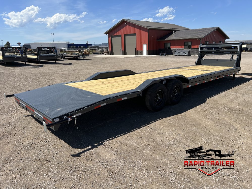 102"x32' Lamar Trailers Equipment