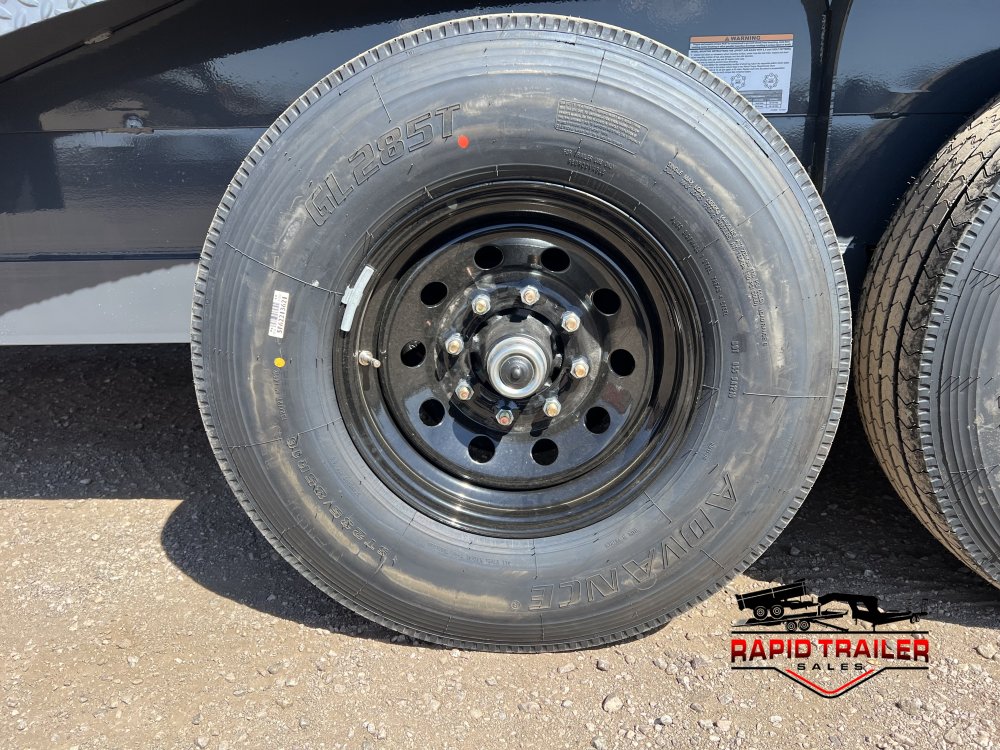 102"x36' Lamar Trailers Equipment