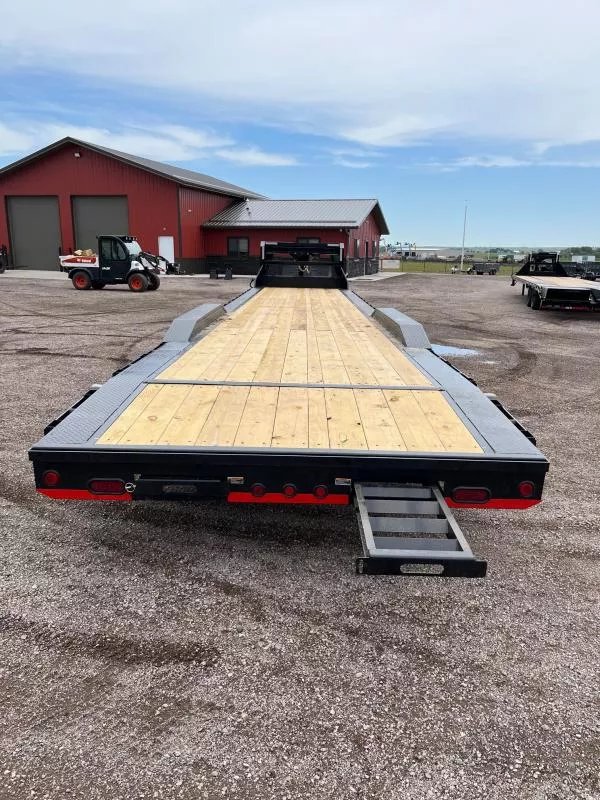 x Load Trail Equipment