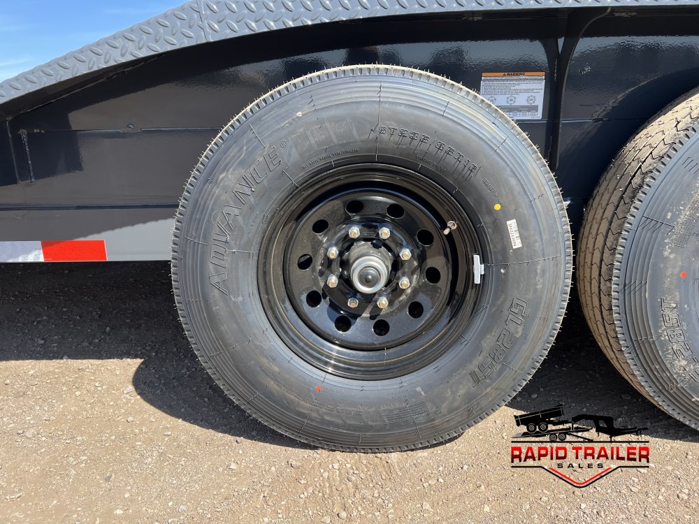 102"x40' Lamar Trailers Equipment