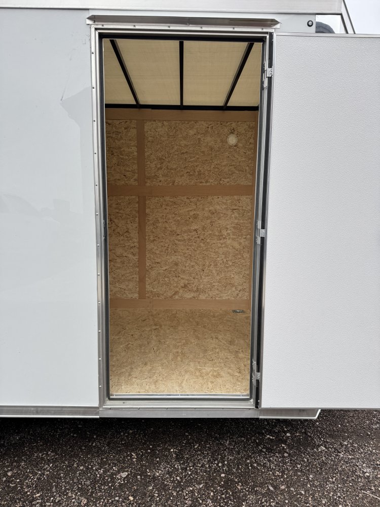 6'x12' Cross Enclosed Cargo