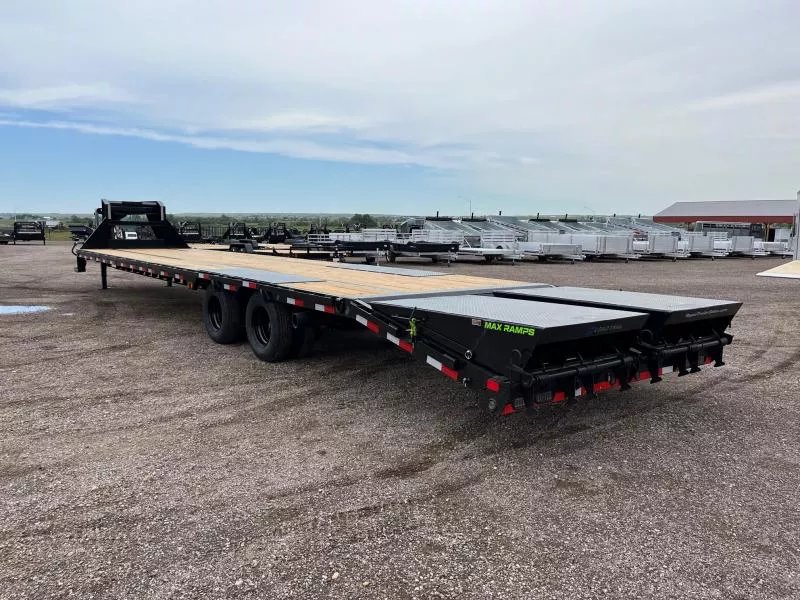x Load Trail Equipment