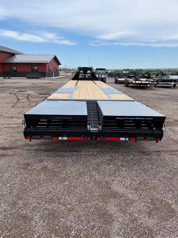 x Load Trail Equipment