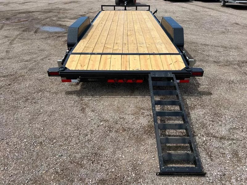 x Load Trail Equipment
