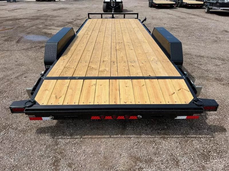 x Load Trail Equipment