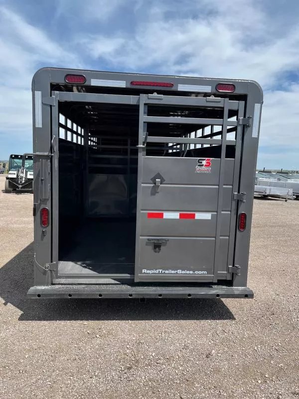 x S&S Manufacturing Livestock