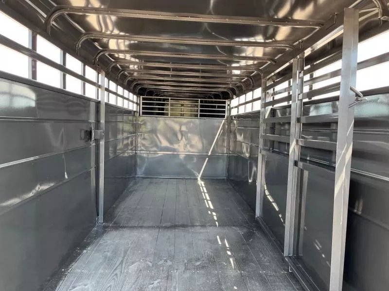 x S&S Manufacturing Livestock