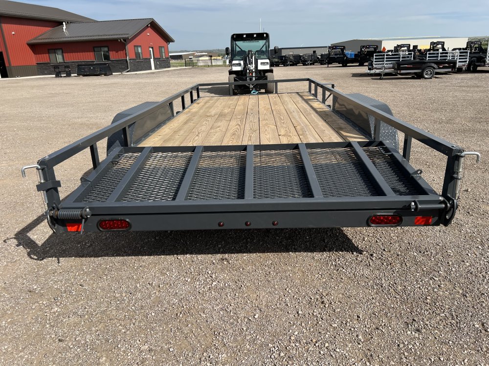 83"x18' Lamar Utility