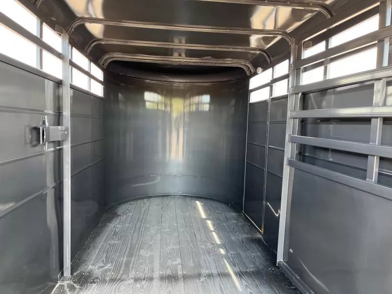 x S&S Manufacturing Livestock
