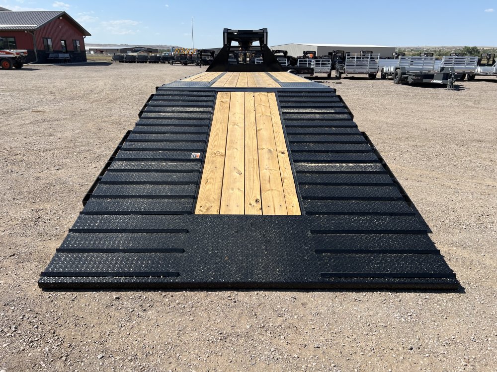 102"x32' Load Trail Equipment