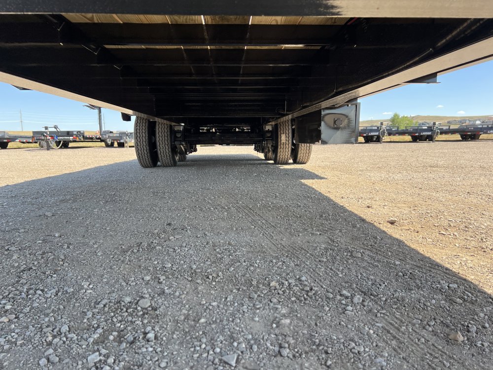102"x32' Load Trail Equipment