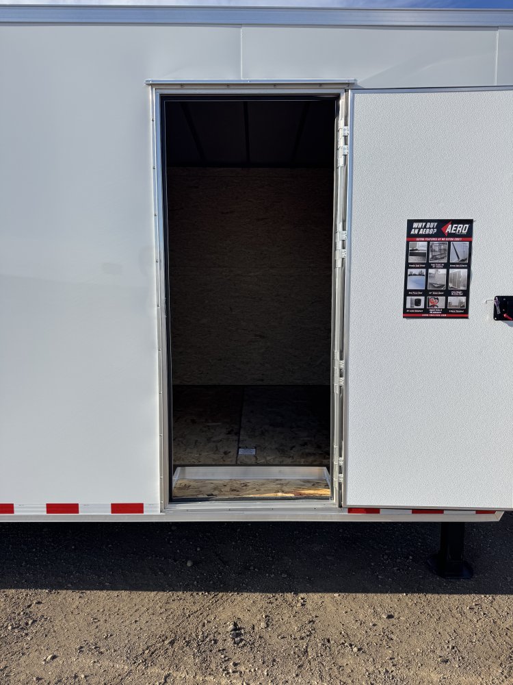 8.5'x32' AERO Enclosed Cargo