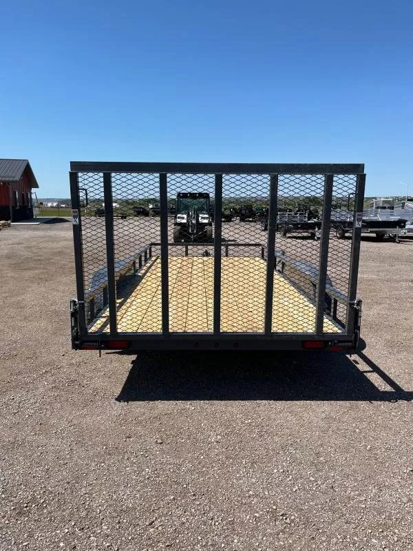 x Lamar Trailers Utility