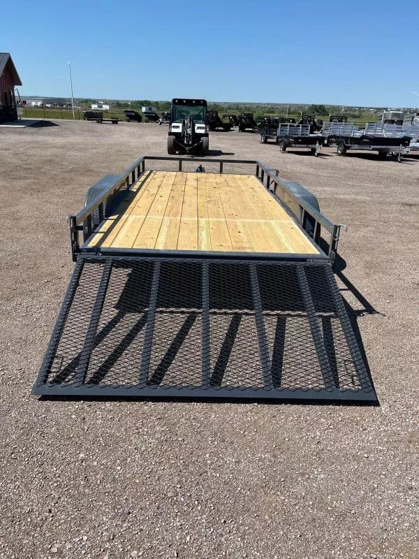 x Lamar Trailers Utility