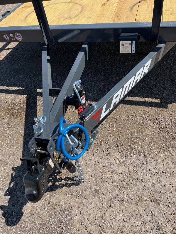 x Lamar Trailers Utility