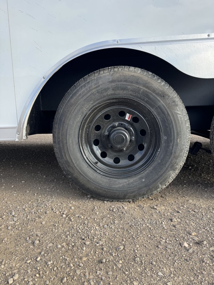 8.5'x24' Cross Enclosed Cargo