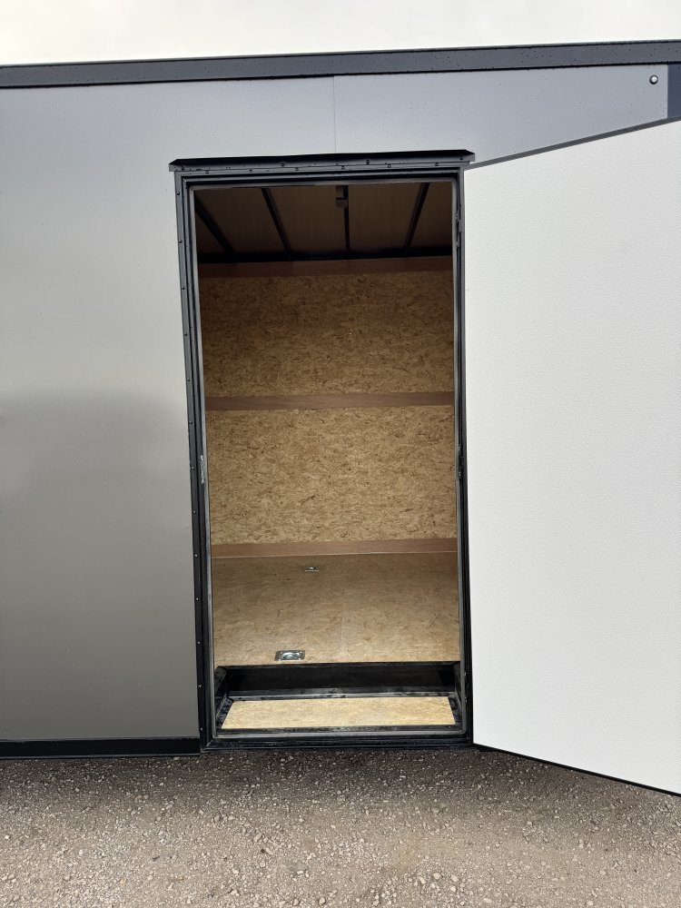 8.5'x24' Cross Enclosed Cargo