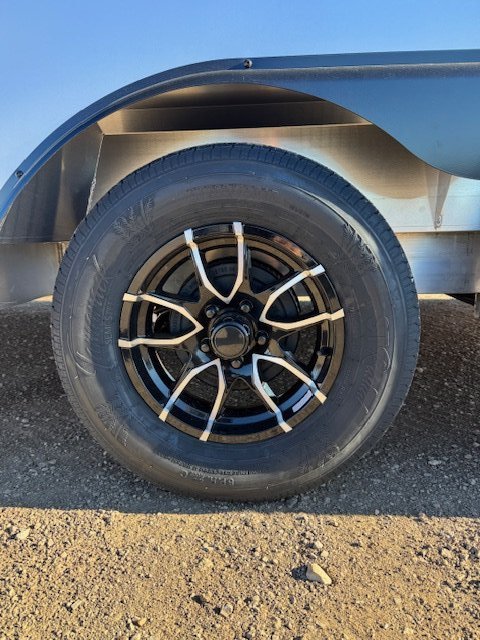 8.5'x18' NEO Trailers Enclosed Cargo