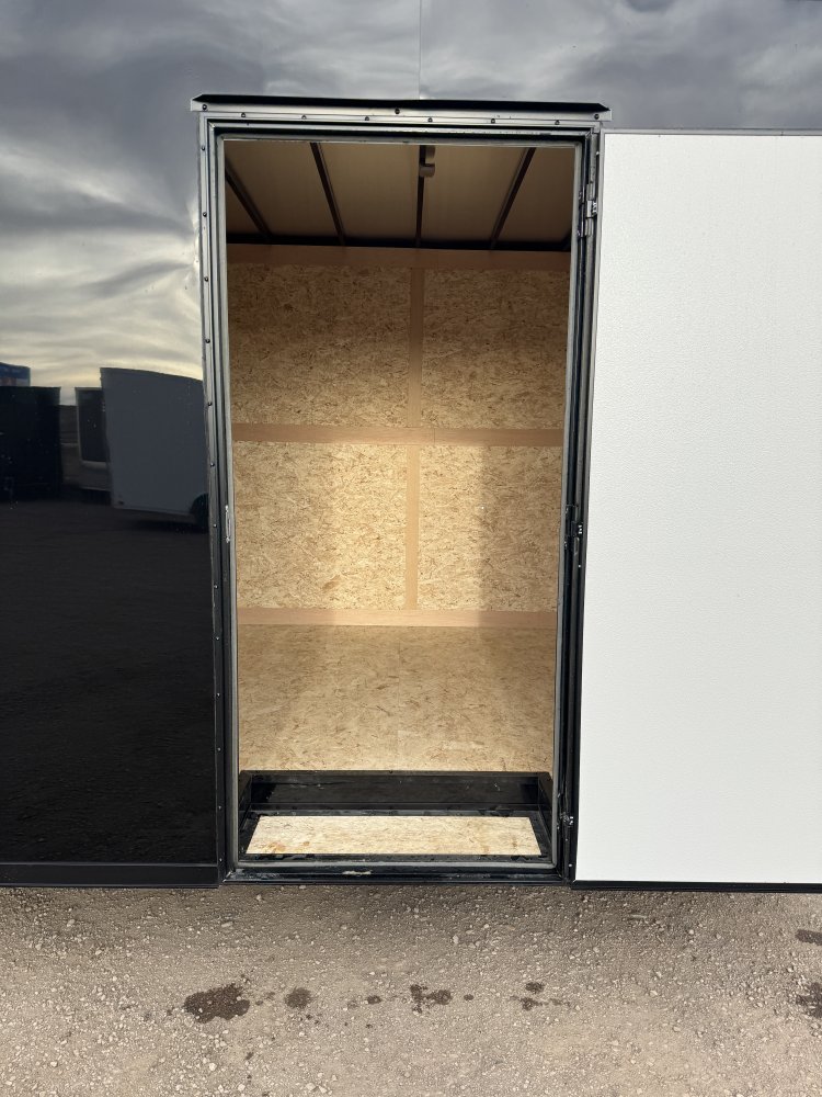 8.5'x20' Cross Enclosed Cargo