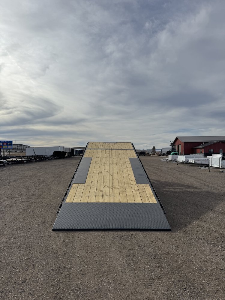 102"x26' Lamar Equipment