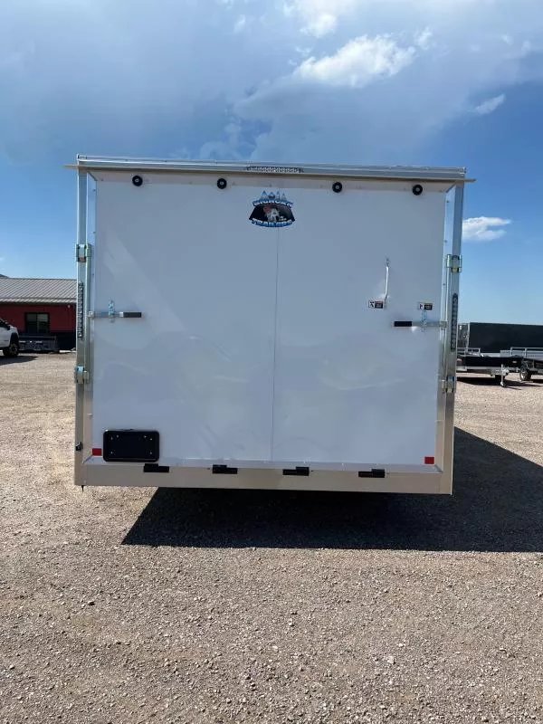 x R & M Mfg. Inc Enclosed Cargo