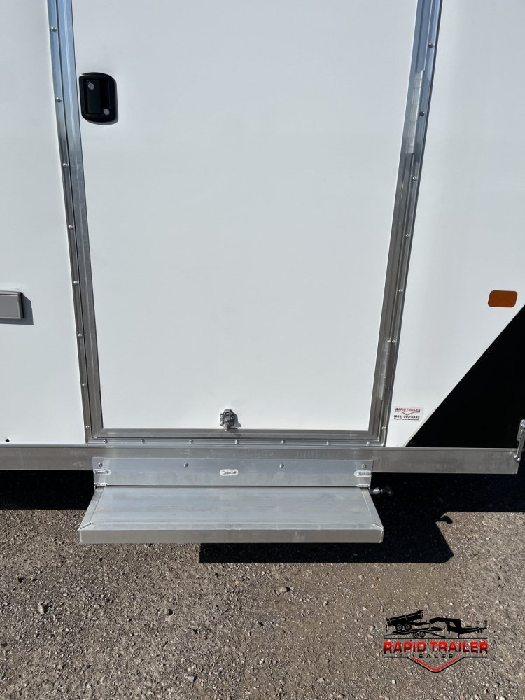 8.5'x24' NEO Trailers Enclosed Cargo