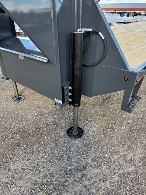 102"x36' Lamar Trailers Equipment