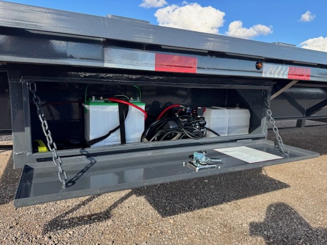 102"x36' Lamar Trailers Equipment