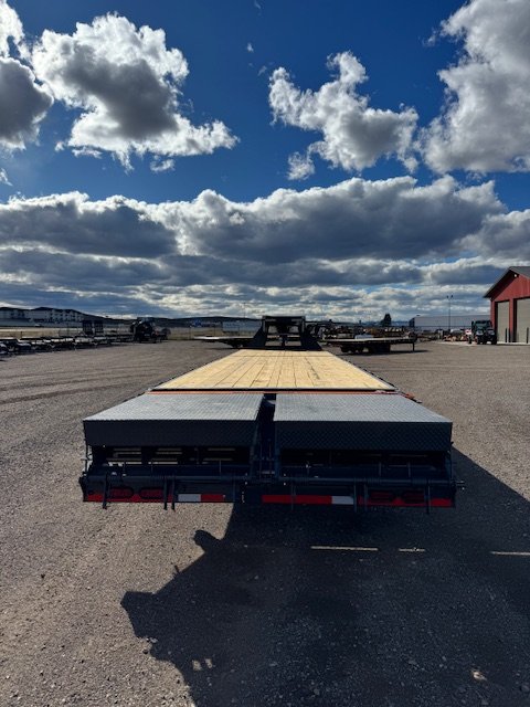 102"x36' Lamar Trailers Equipment