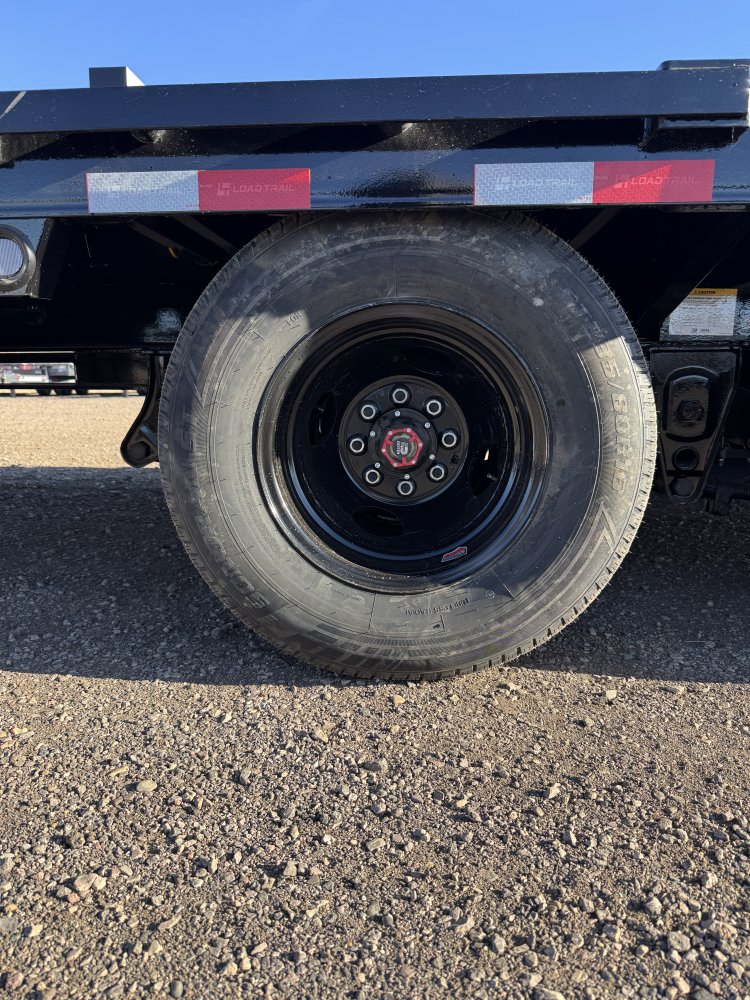 102"x32' Load Trail Equipment