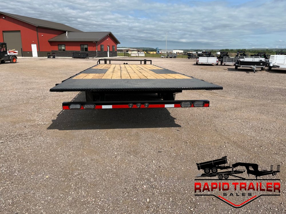 x Load Trail Equipment