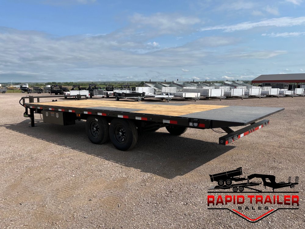 x Load Trail Equipment