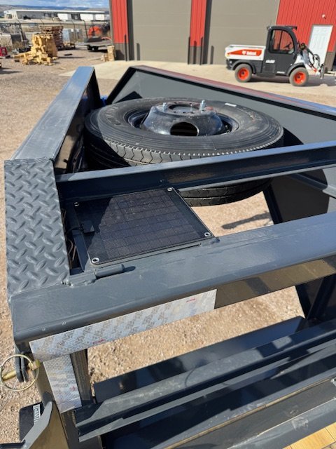 102"x36' Lamar Trailers Equipment