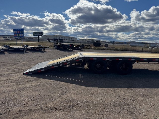 102"x36' Lamar Trailers Equipment