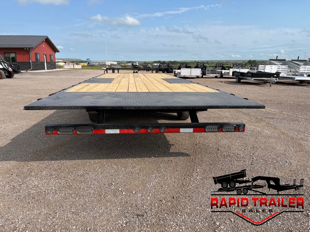 x Load Trail Equipment