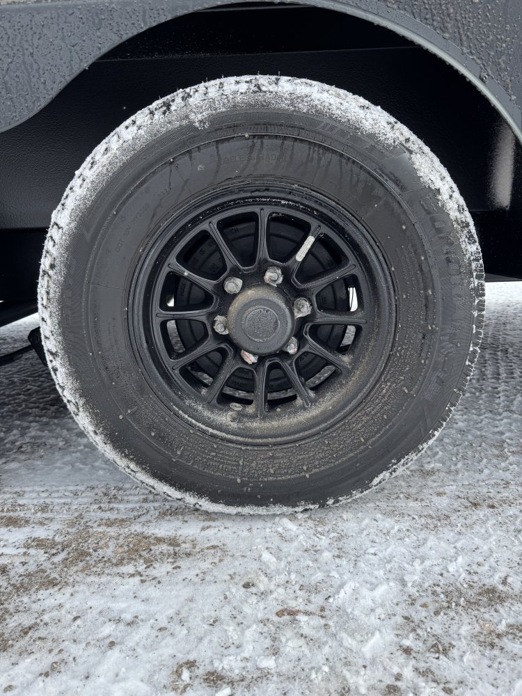 8.5'x24' Cross Enclosed Cargo