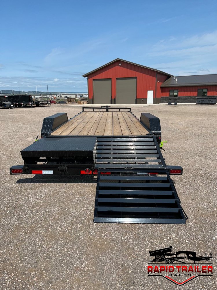 x Load Trail Equipment