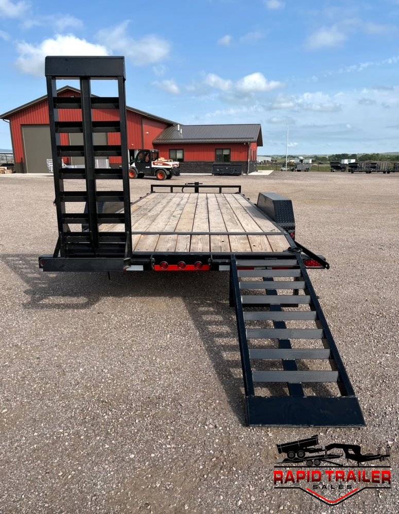x Load Trail Equipment