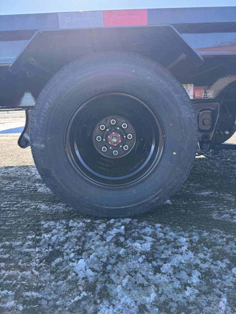 102"x32' Load Trail Equipment