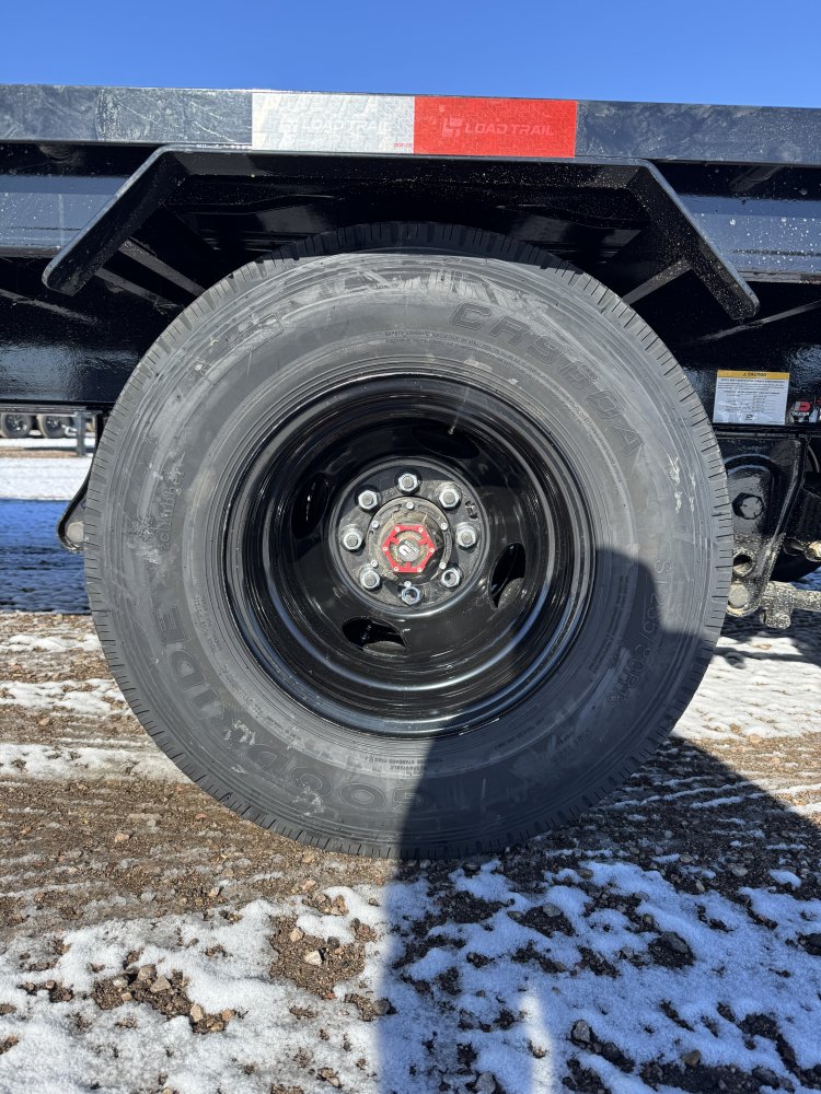 102"x32' Load Trail Equipment