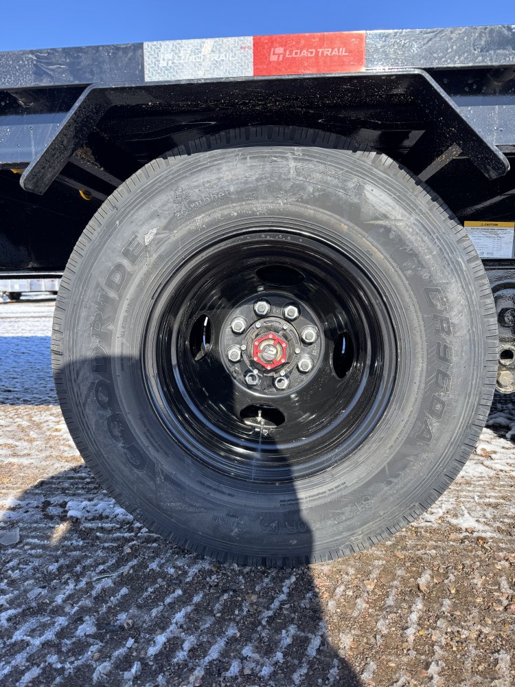 102"x32' Load Trail Equipment