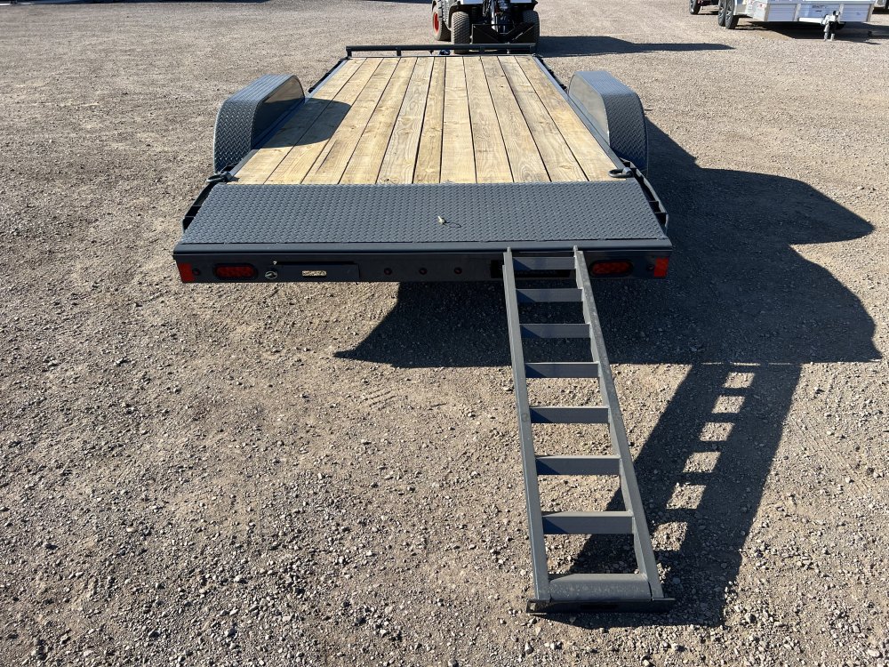 83"x18' Lamar Trailers Equipment