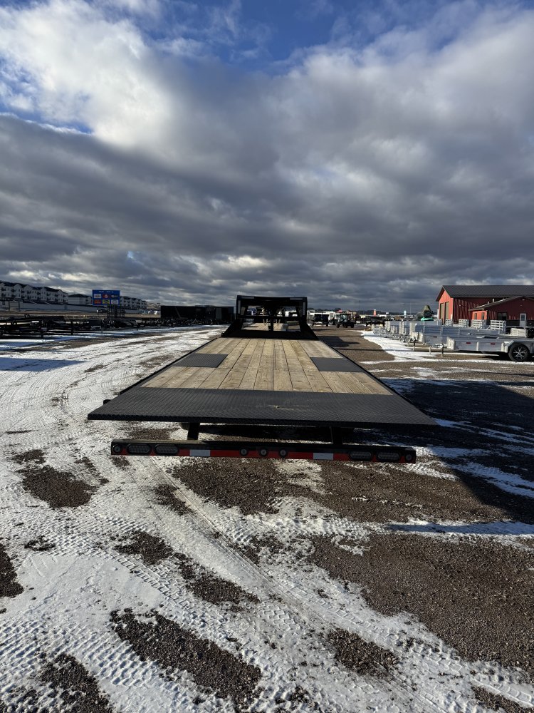 102"x28' Load Trail Equipment