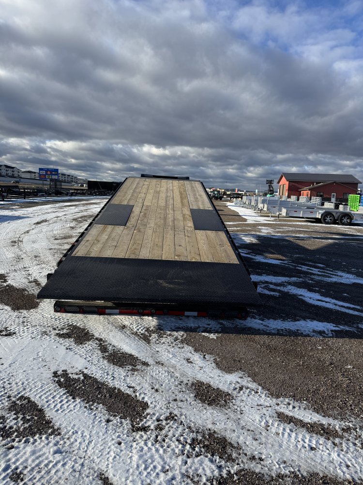 102"x28' Load Trail Equipment