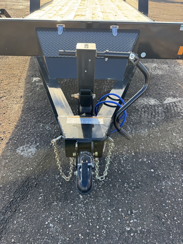 x Load Trail Equipment