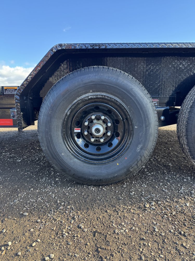 x Load Trail Equipment