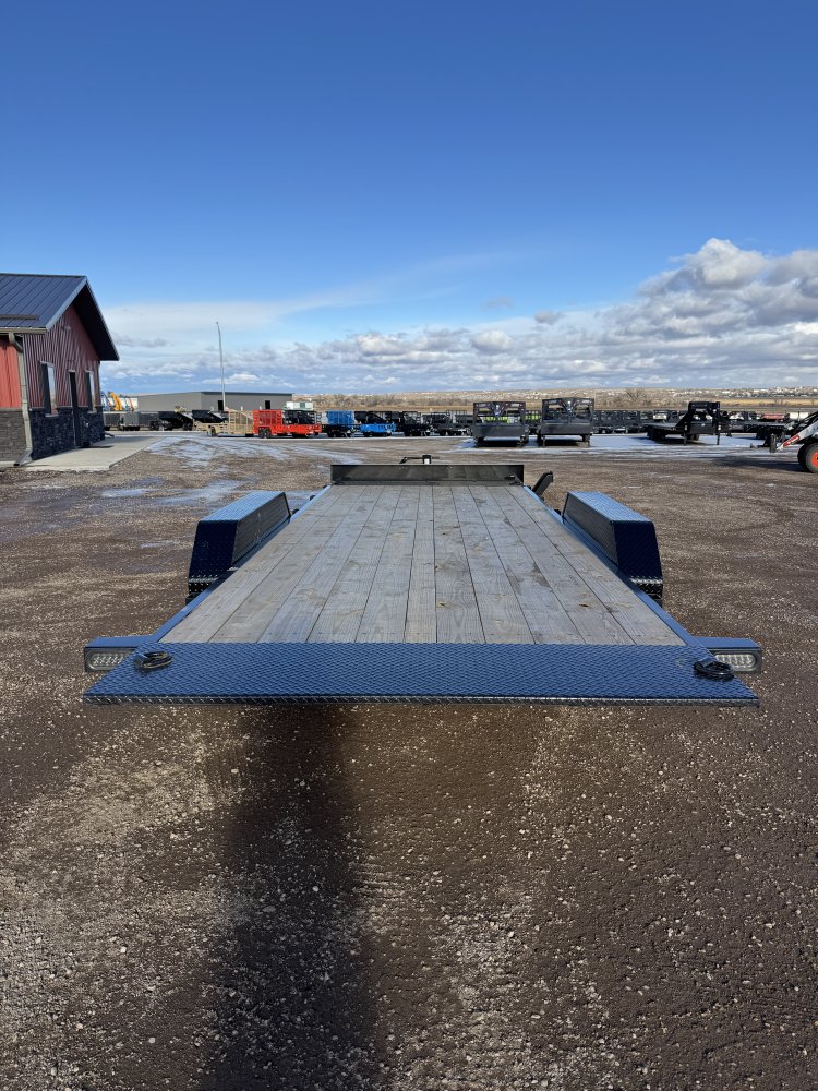 x Load Trail Equipment