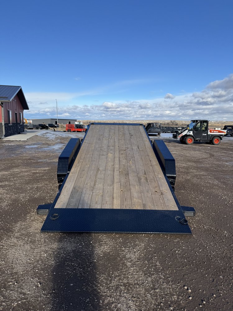 x Load Trail Equipment