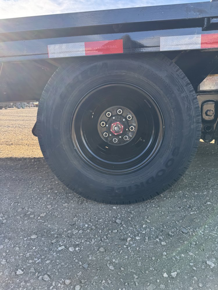 102"x32' Load Trail Equipment