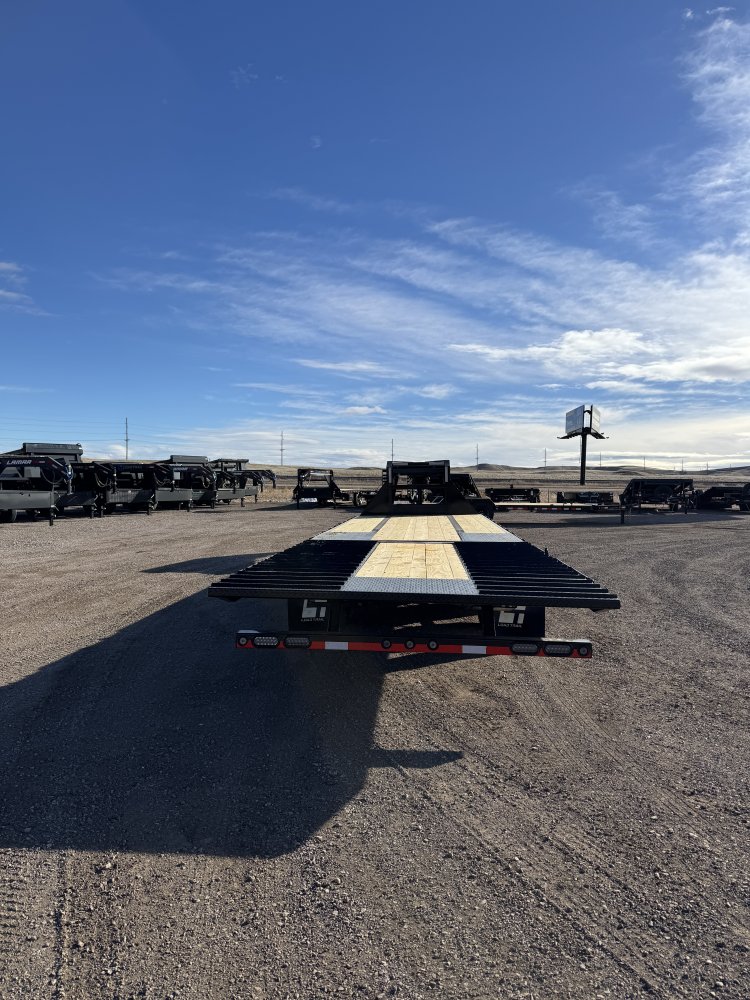 102"x32' Load Trail Equipment